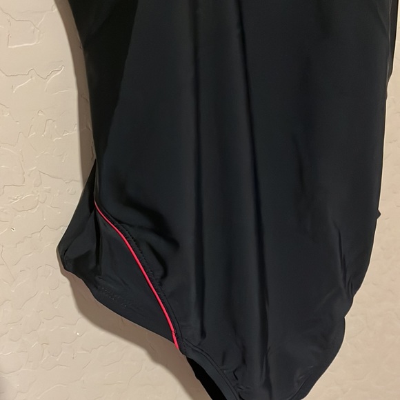 Catalina black red swimsuit sz XL - Picture 4 of 9